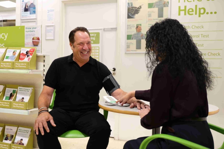 David-Seaman_Tesco_blood-pressure-1.jpg
